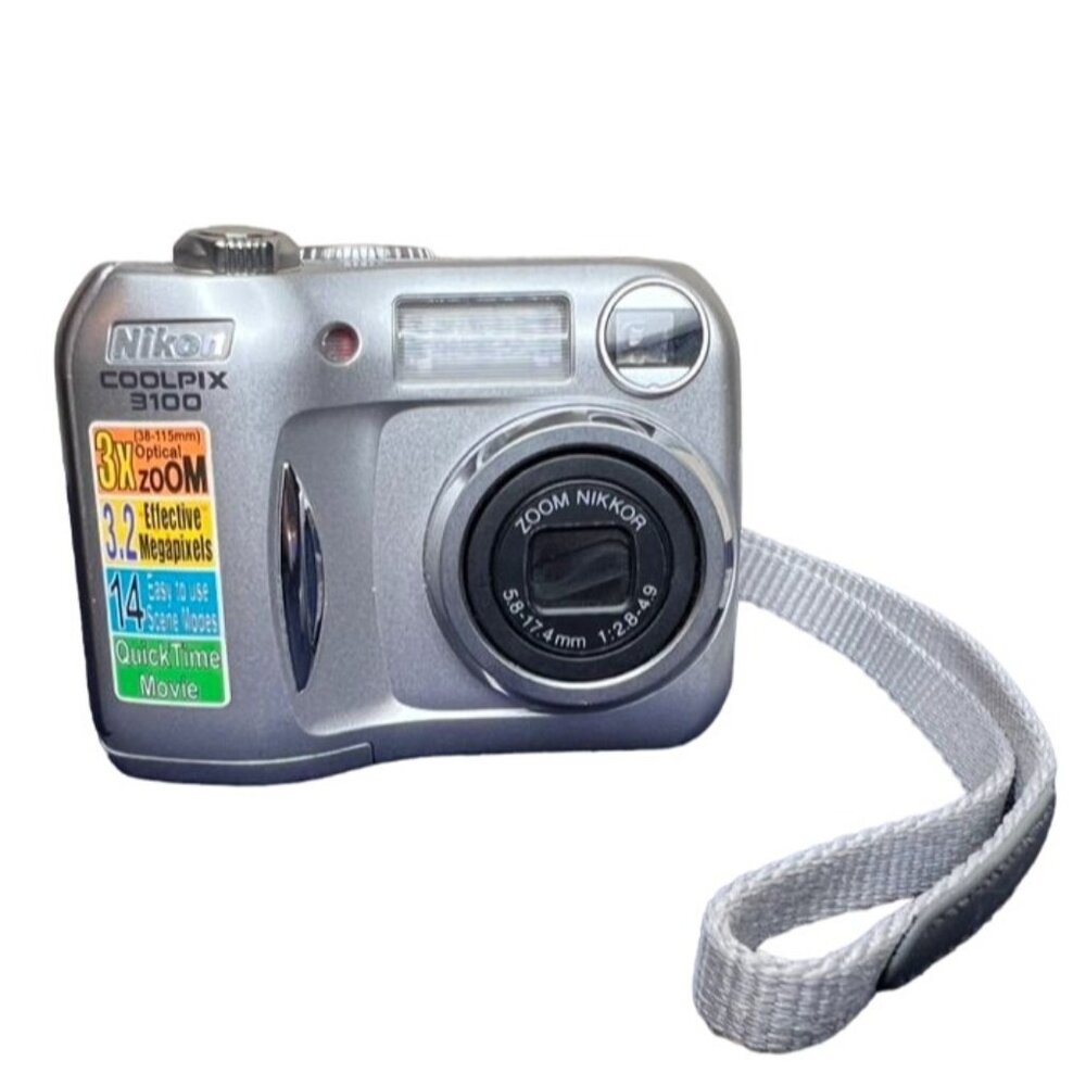 Nikon Coolpix 3100 3.2MP Digital Camera 3x Optical Zoom Memory Card  **READ